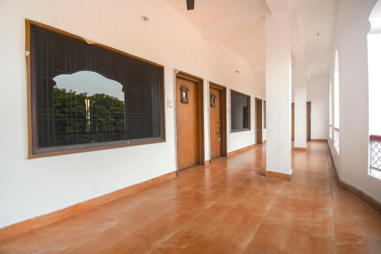 Oyo 47464 Hotel The Country Club Bilāspur Exterior foto